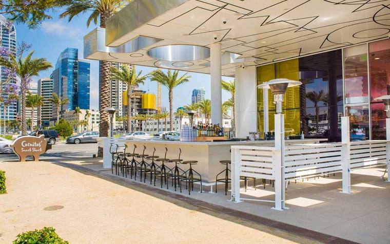The outdoor bar and patio of Carnitas' Snack Shack on the Embarcadero